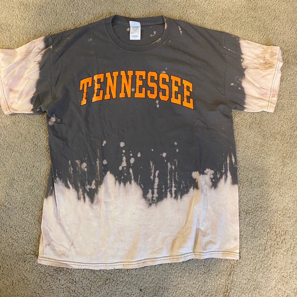 Super cute bleached graphic tee